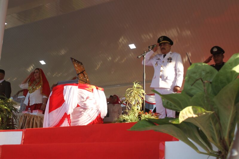 Wakil Bupati Taufik Burhan Pertama Kali Jadi Inspektur Upacara Penurunan Bendera HUT ke-80 RI